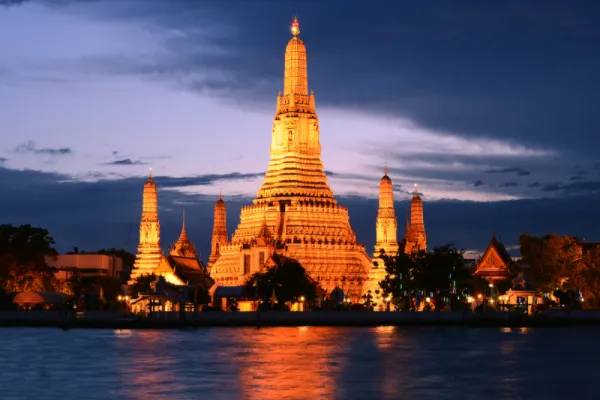Wat Arun Temple Of Dawn In Bangkok