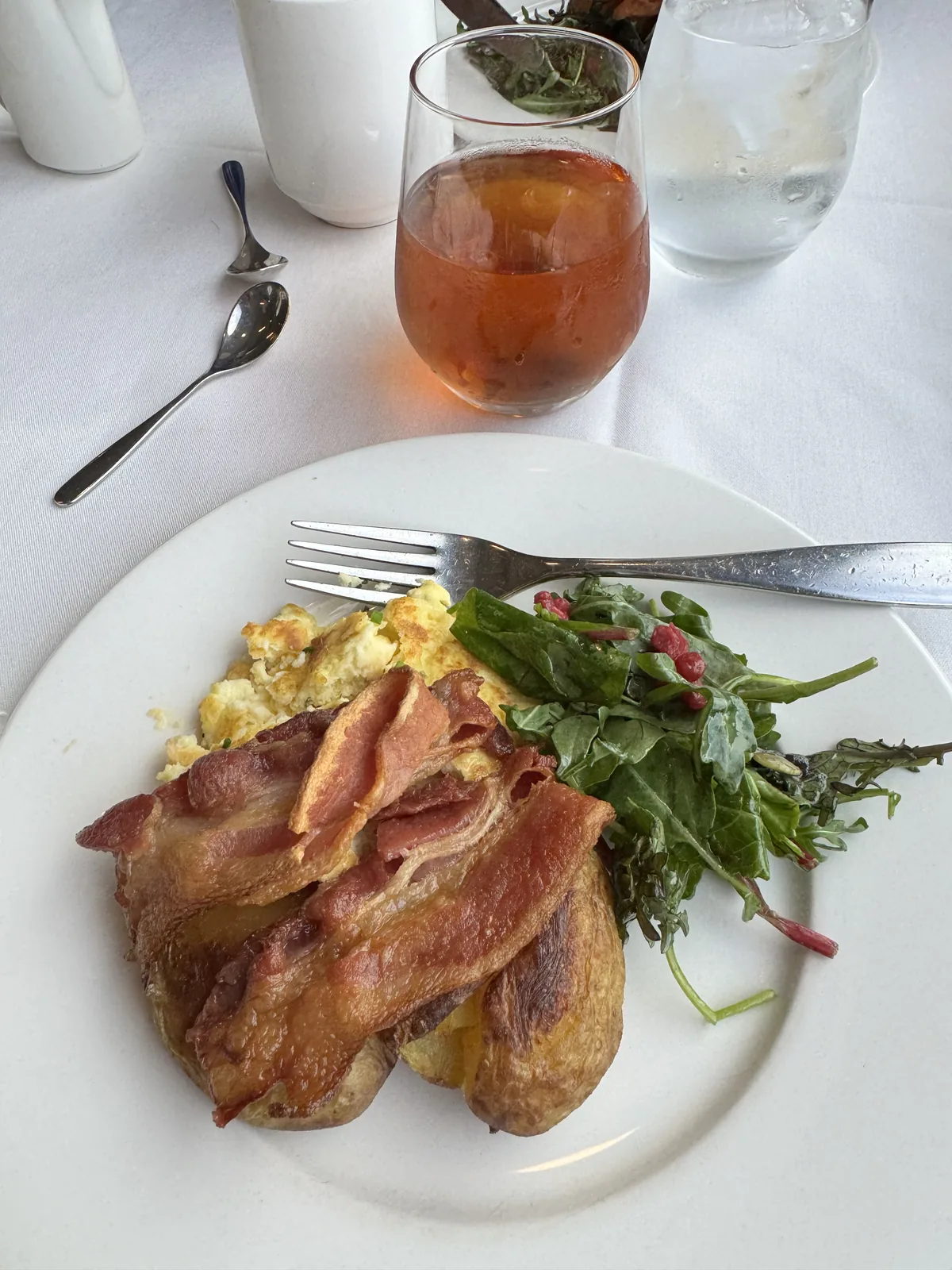 A plated breakfast in the Rocky Mountaineer GoldLeaf dining room.