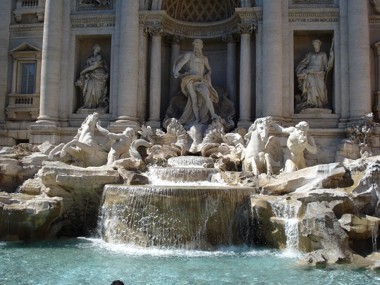 Trevi Fountain 598123